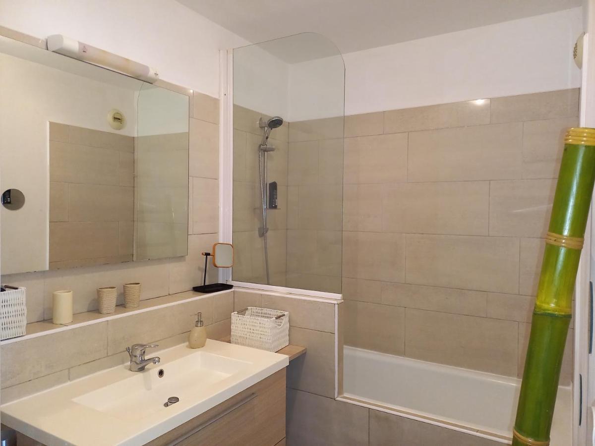 Bel Appartement Avec Terrasse Proche Des Plages Saint-Gilles-les Bains Eksteriør bilde